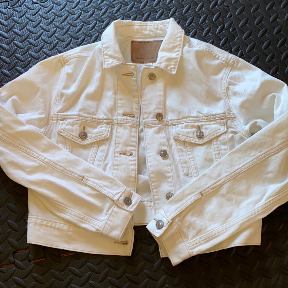 American Eagle White Cropped Jean Jacket - XS